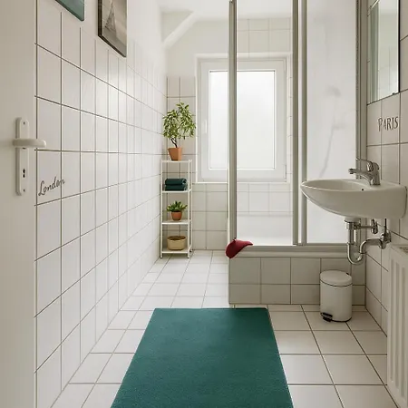 Lägenhet Vajagic Mit Gartenlounge! Messe, Klinikum, Krupp Krankenhaus Essen