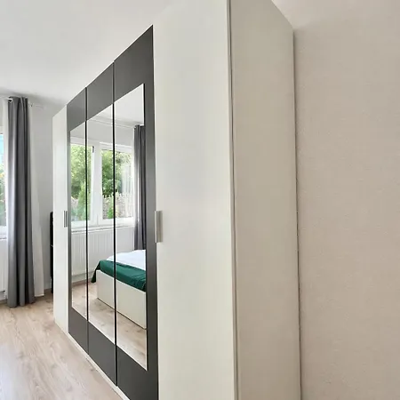 Lägenhet Vajagic Mit Gartenlounge! Messe, Klinikum, Krupp Krankenhaus Essen